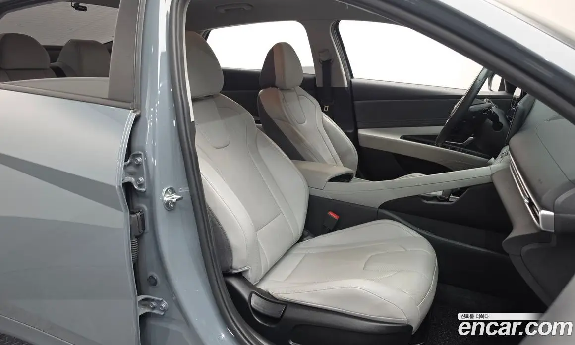 Hyundai Avante 2021 1.6 автомат (гидро), фото 16