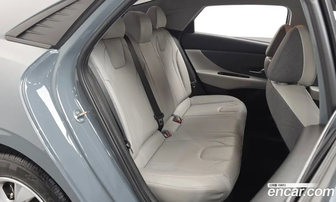 Hyundai Avante 2021 1.6 автомат (гидро), фото 18