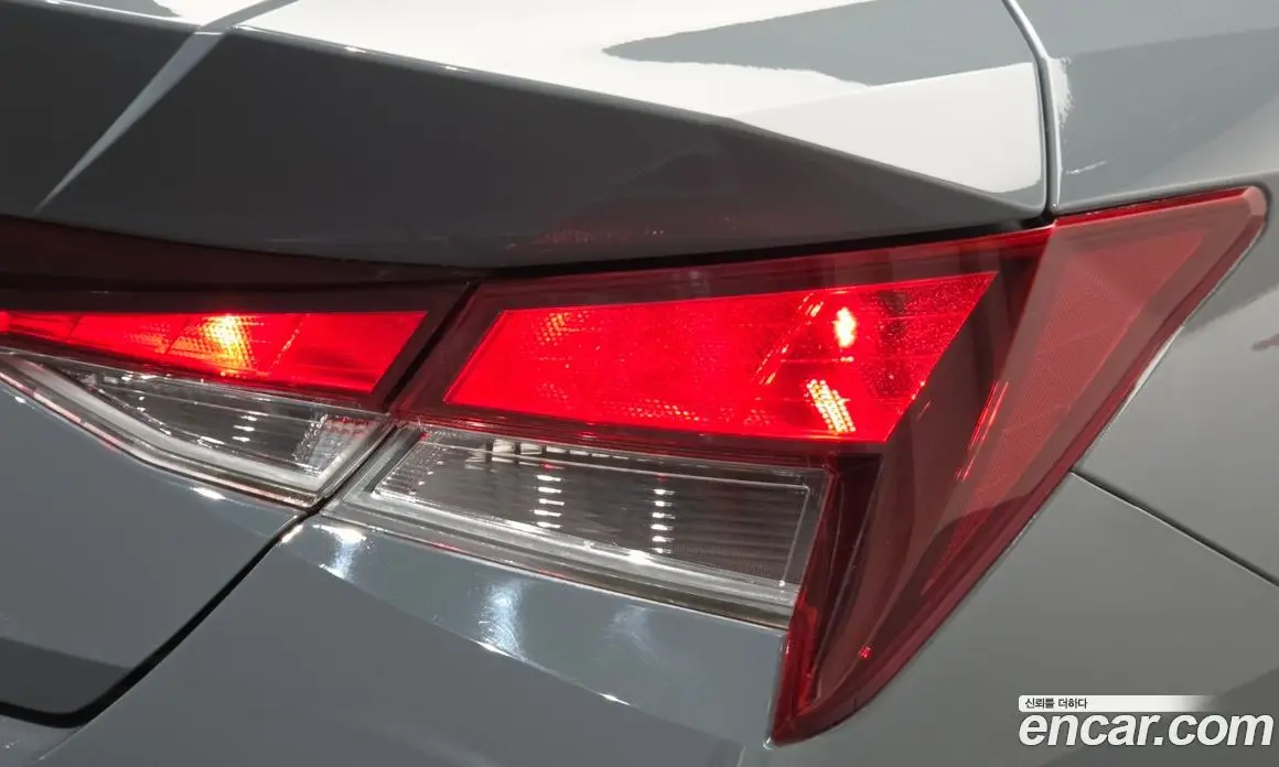 Hyundai Avante 2021 1.6 автомат (гидро), фото 9