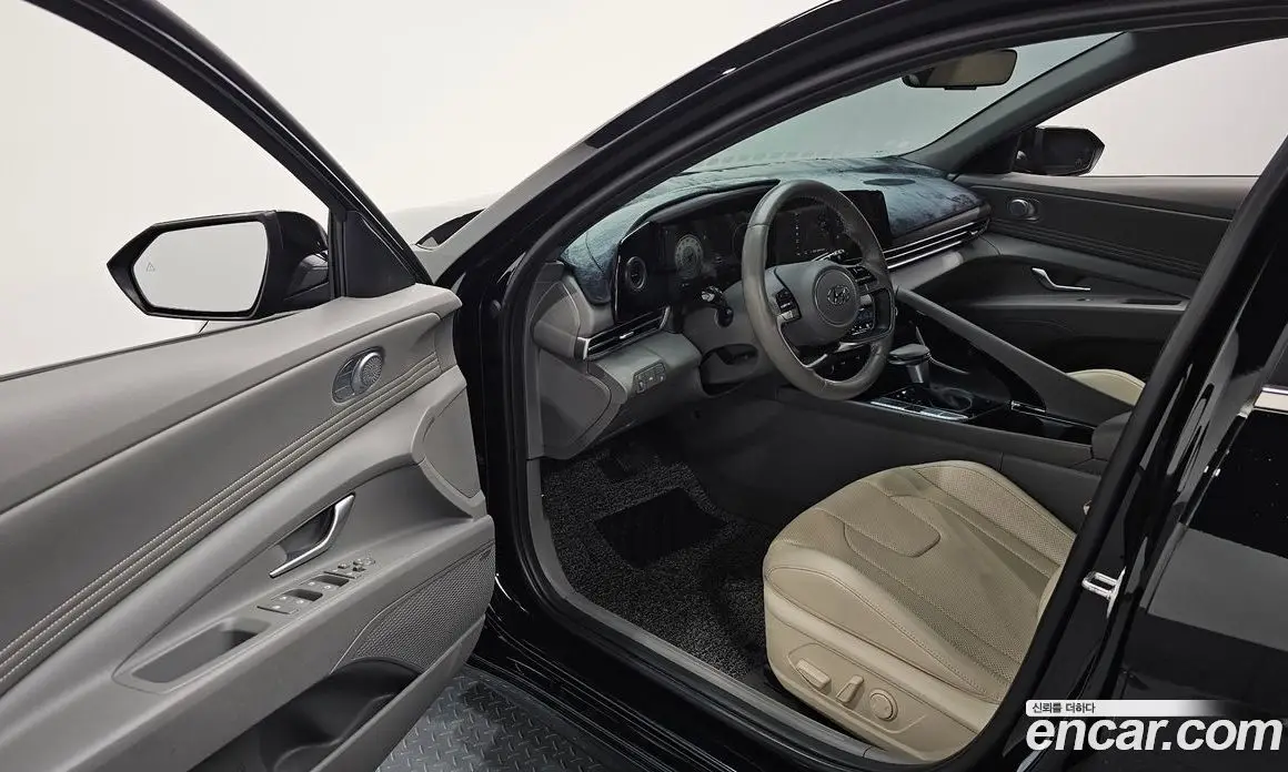 Hyundai Avante 2022 1.6 автомат (гидро), фото 13