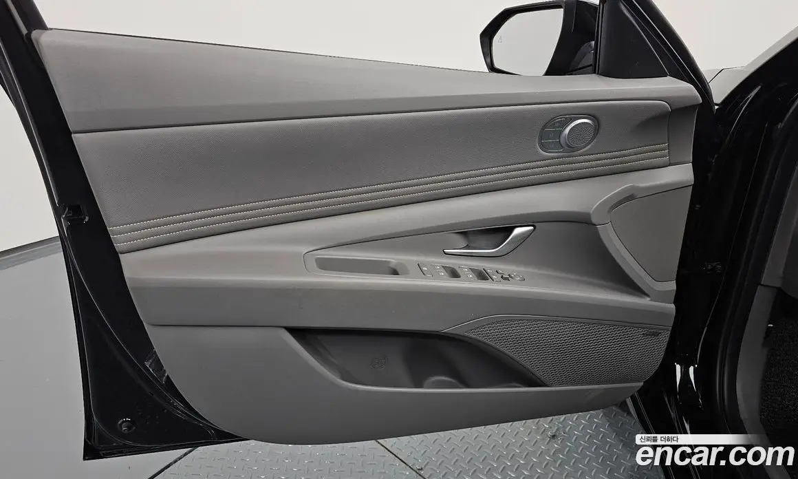 Hyundai Avante 2022 1.6 автомат (гидро), фото 14
