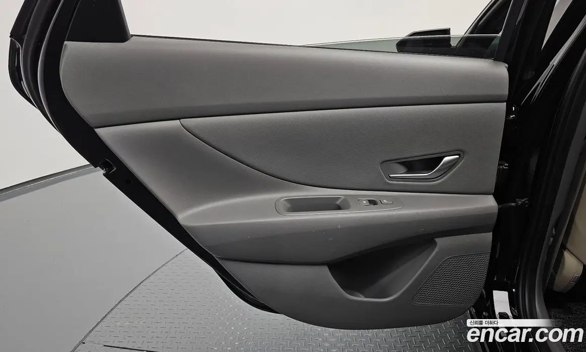 Hyundai Avante 2022 1.6 автомат (гидро), фото 15