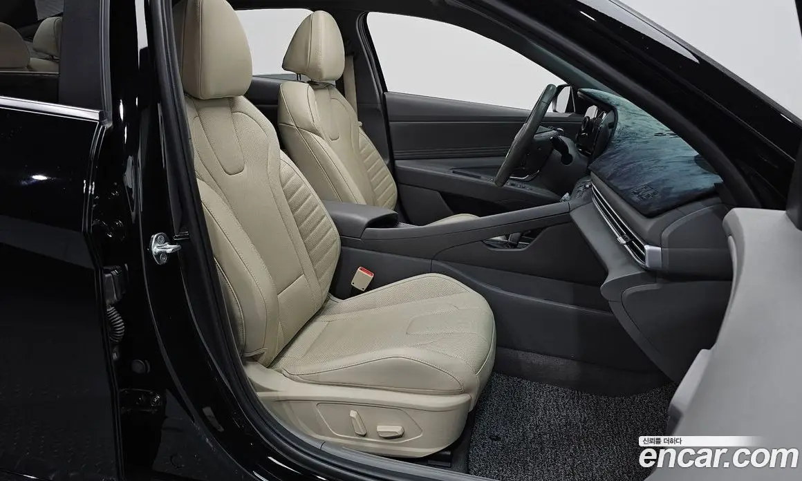 Hyundai Avante 2022 1.6 автомат (гидро), фото 17
