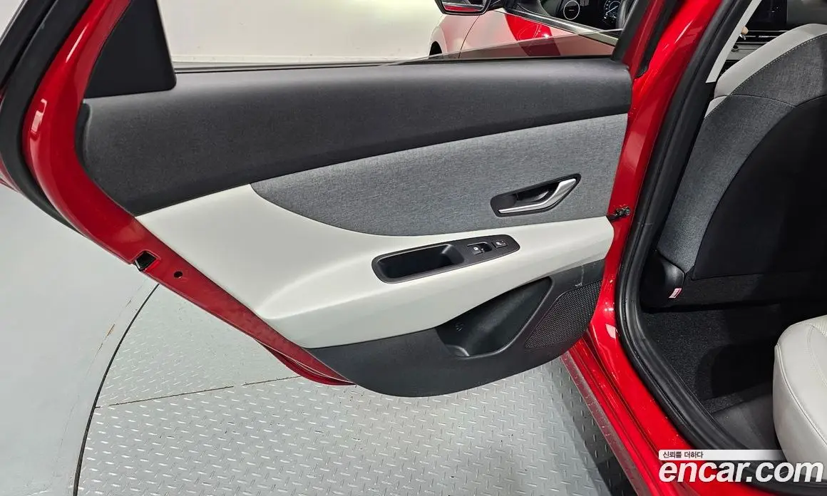 Hyundai Avante 2022 1.6 автомат (гидро), фото 15