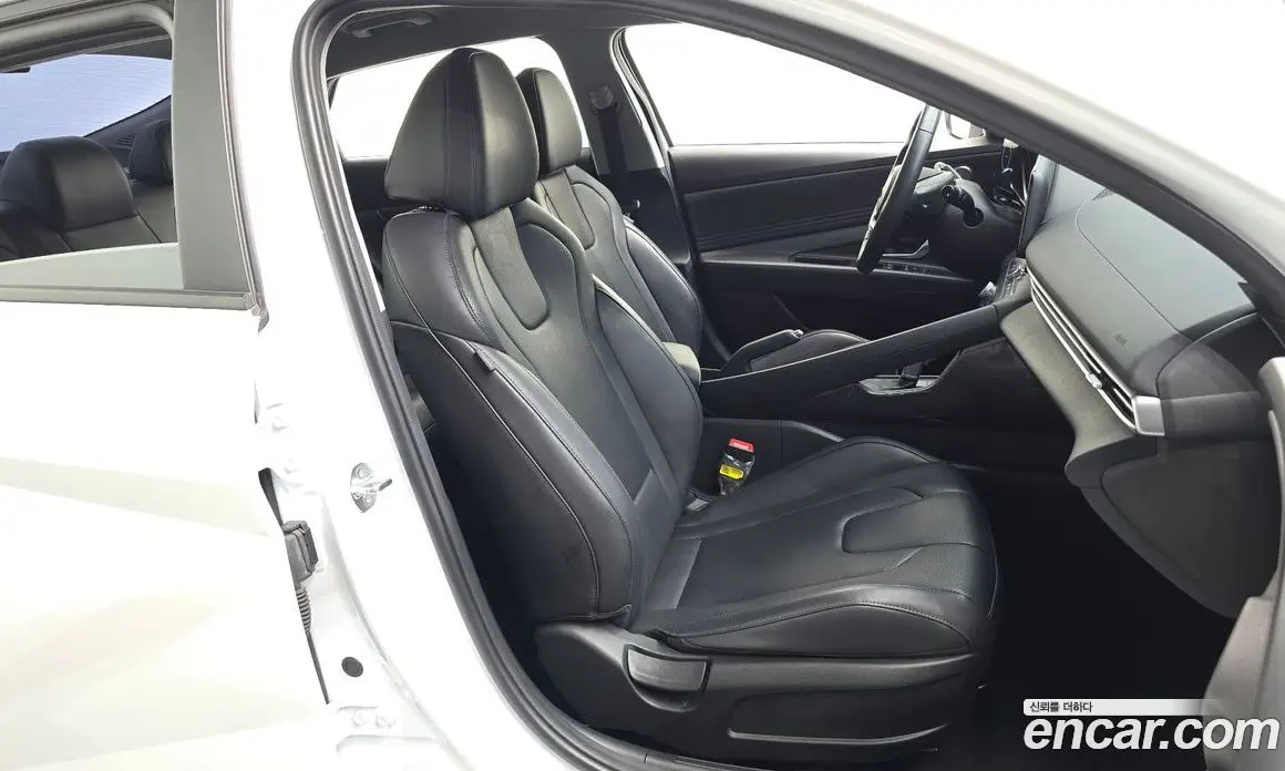 Hyundai Avante 2023 1.6 автомат (гидро), фото 16