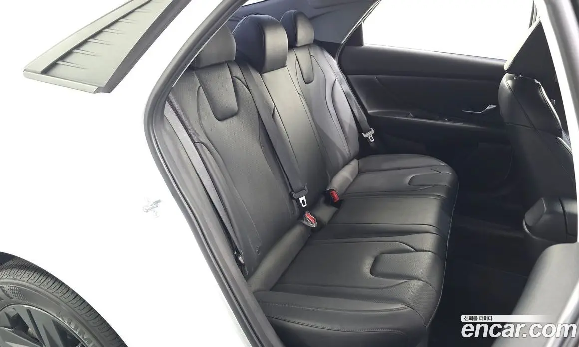 Hyundai Avante 2023 1.6 автомат (гидро), фото 18