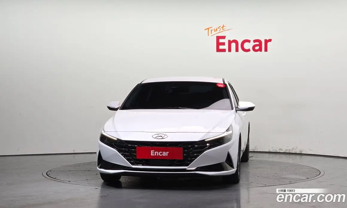 Hyundai Avante 2023 1.6 автомат (гидро), фото 3