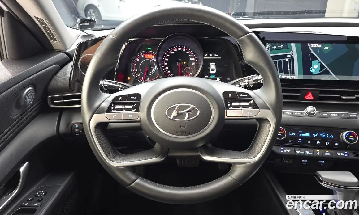 Hyundai Avante 2023 1.6 автомат (гидро), фото 21