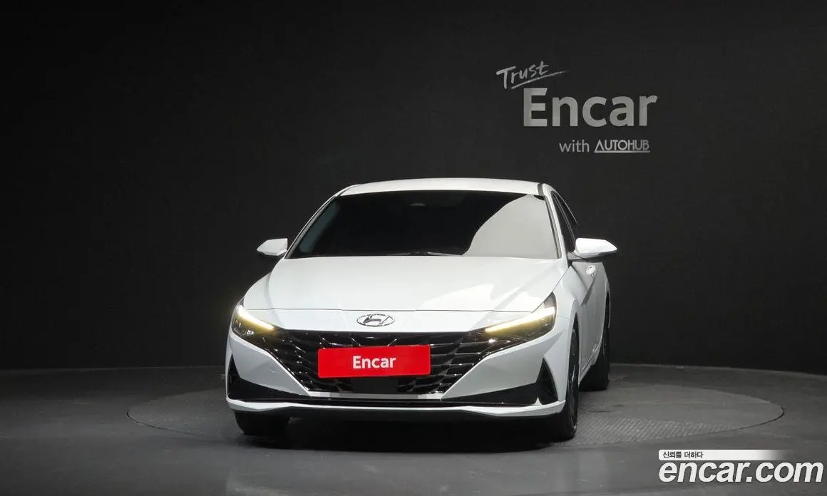Hyundai Avante 2023 1.6 автомат (гидро), фото 3