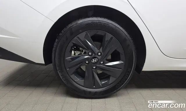 Hyundai Avante 2023 1.6 автомат (гидро), миниатюра 5