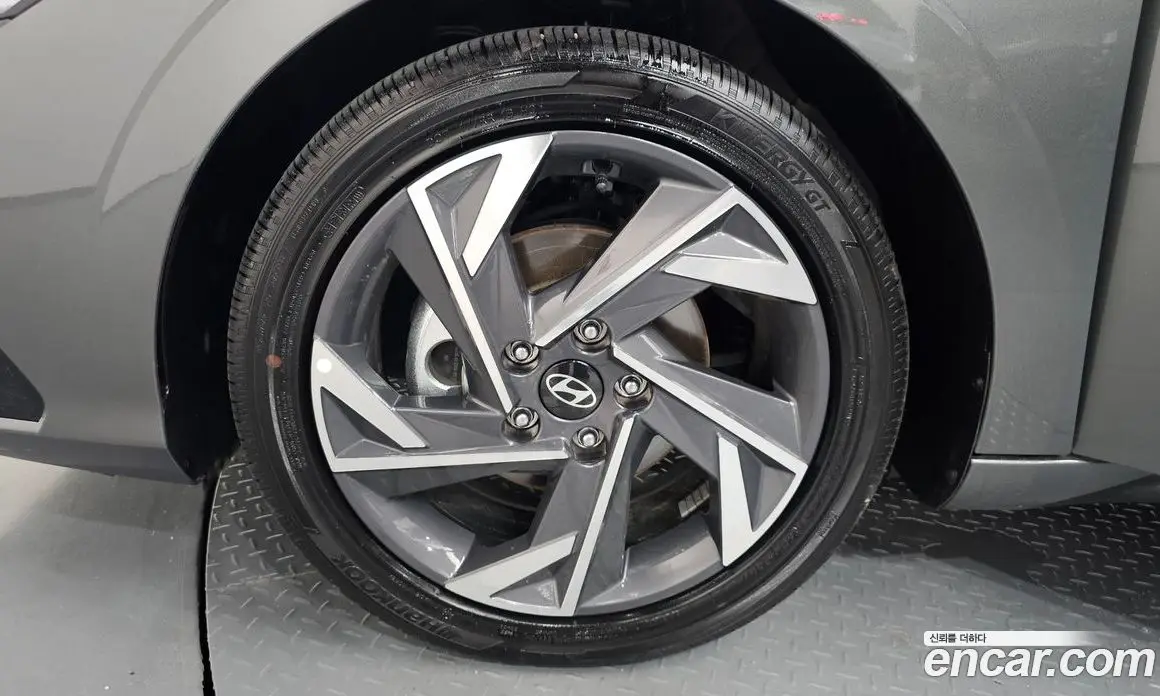 Hyundai Avante 2025 1.6 автомат (гидро), фото 5