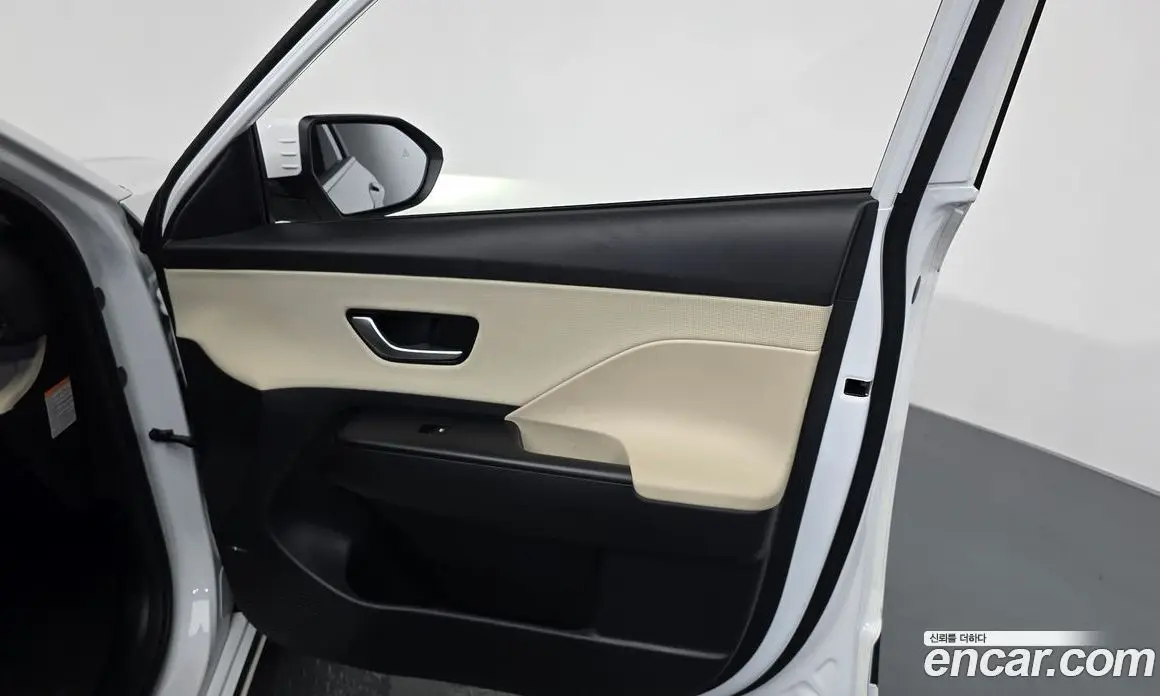 Hyundai Kona 2023 0.2 автомат (гидро), фото 13