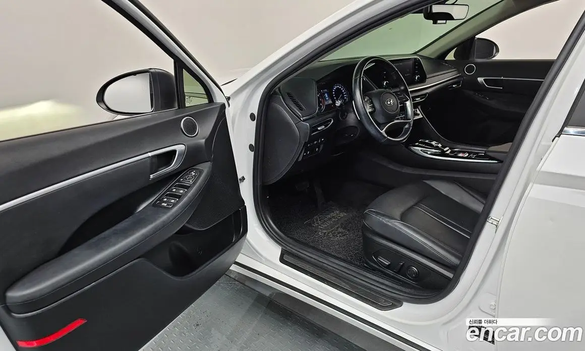 Hyundai Sonata 2020 2.0 автомат (гидро), фото 13