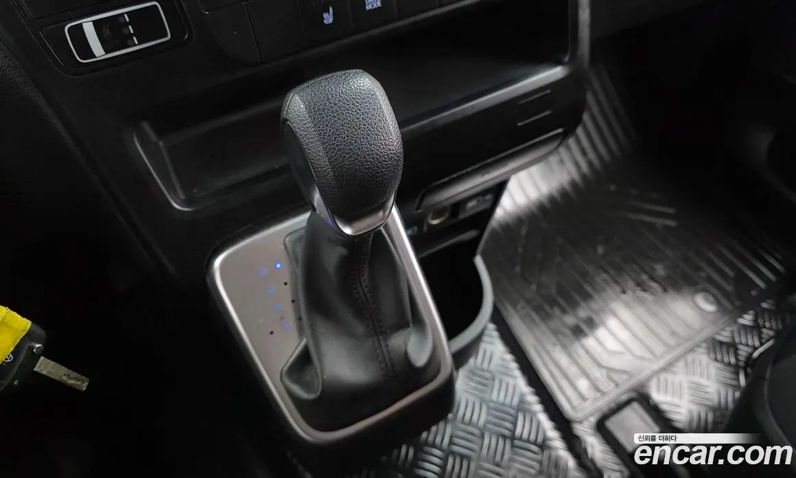Hyundai Staria 2022 2.2 автомат (гидро), фото 12
