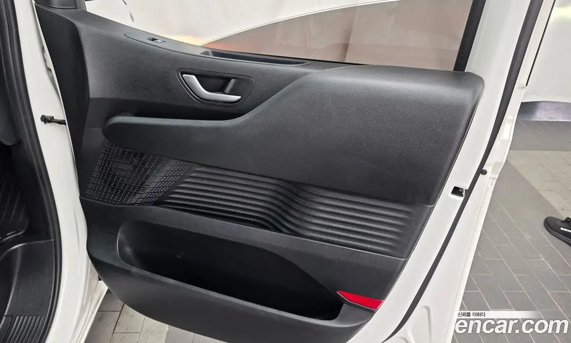 Hyundai Staria 2022 2.2 автомат (гидро), фото 15