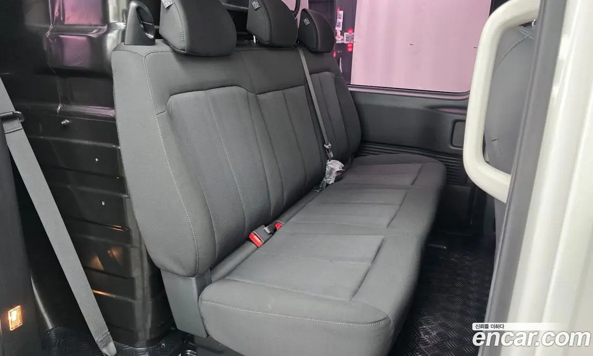 Hyundai Staria 2022 2.2 автомат (гидро), фото 17