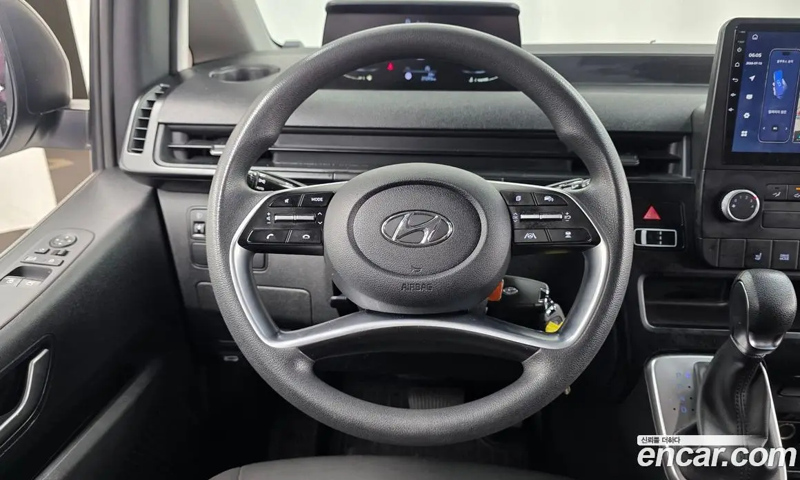 Hyundai Staria 2022 2.2 автомат (гидро), фото 18