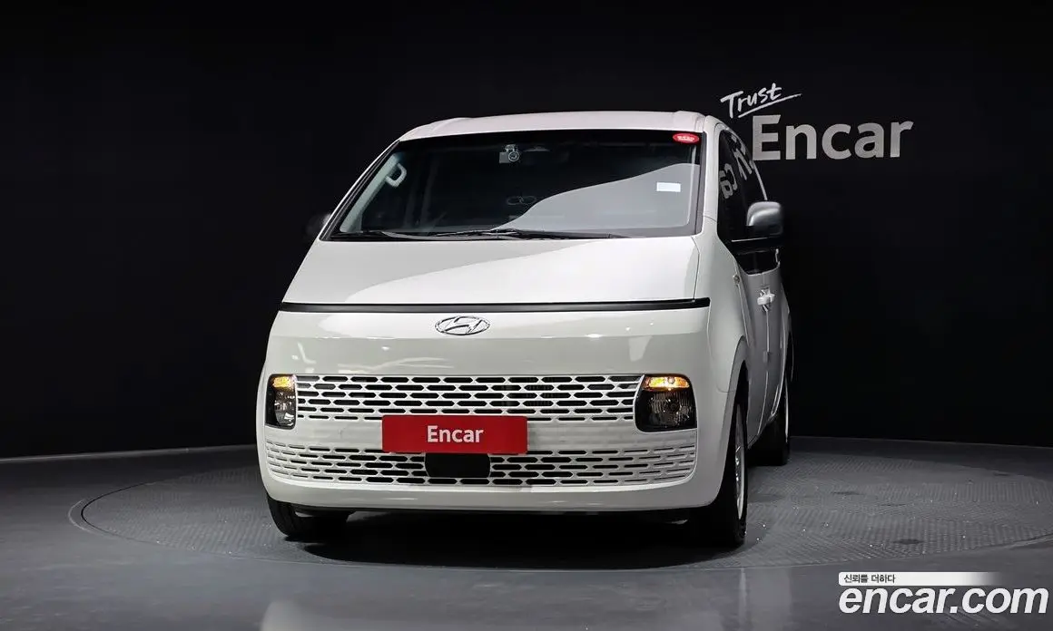 Hyundai Staria 2022 2.2 автомат (гидро), фото 3