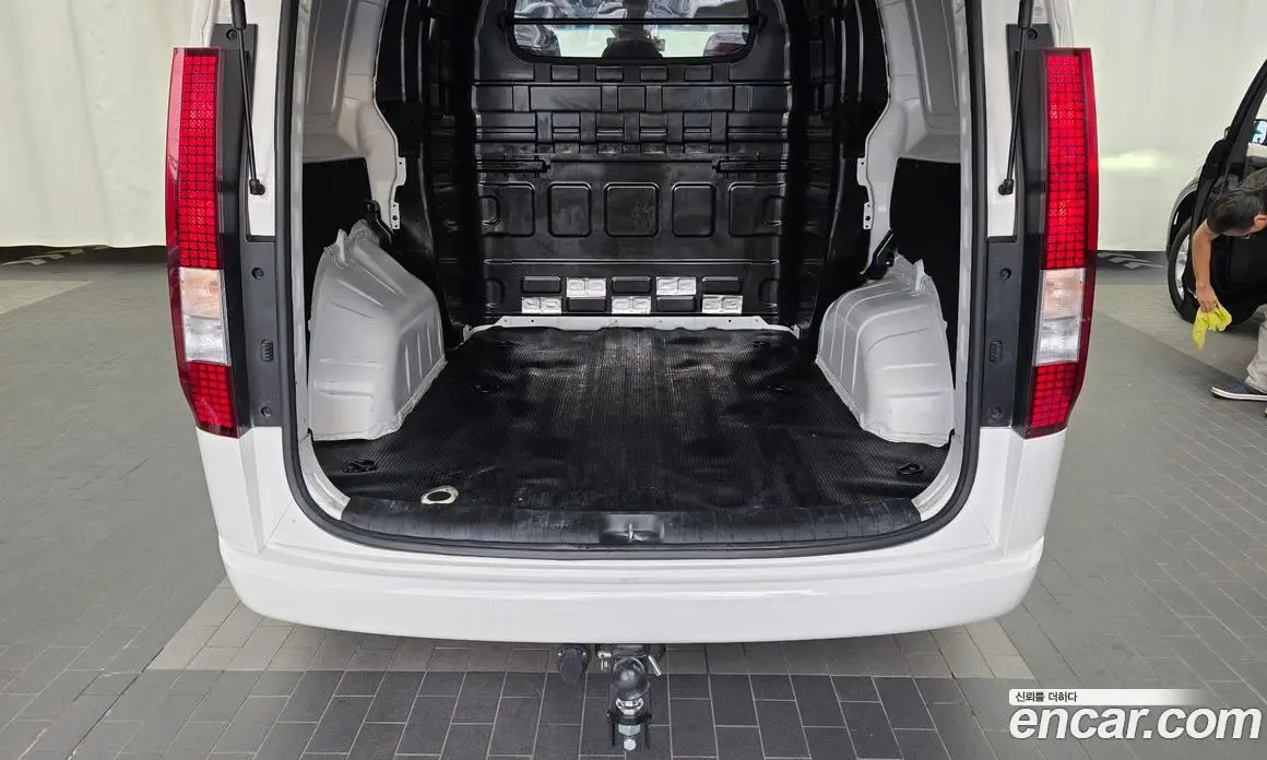 Hyundai Staria 2022 2.2 автомат (гидро), фото 26