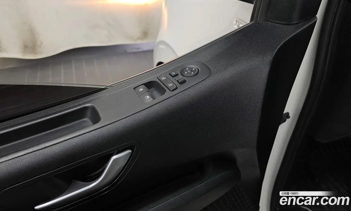 Hyundai Staria 2022 2.2 автомат (гидро), фото 29