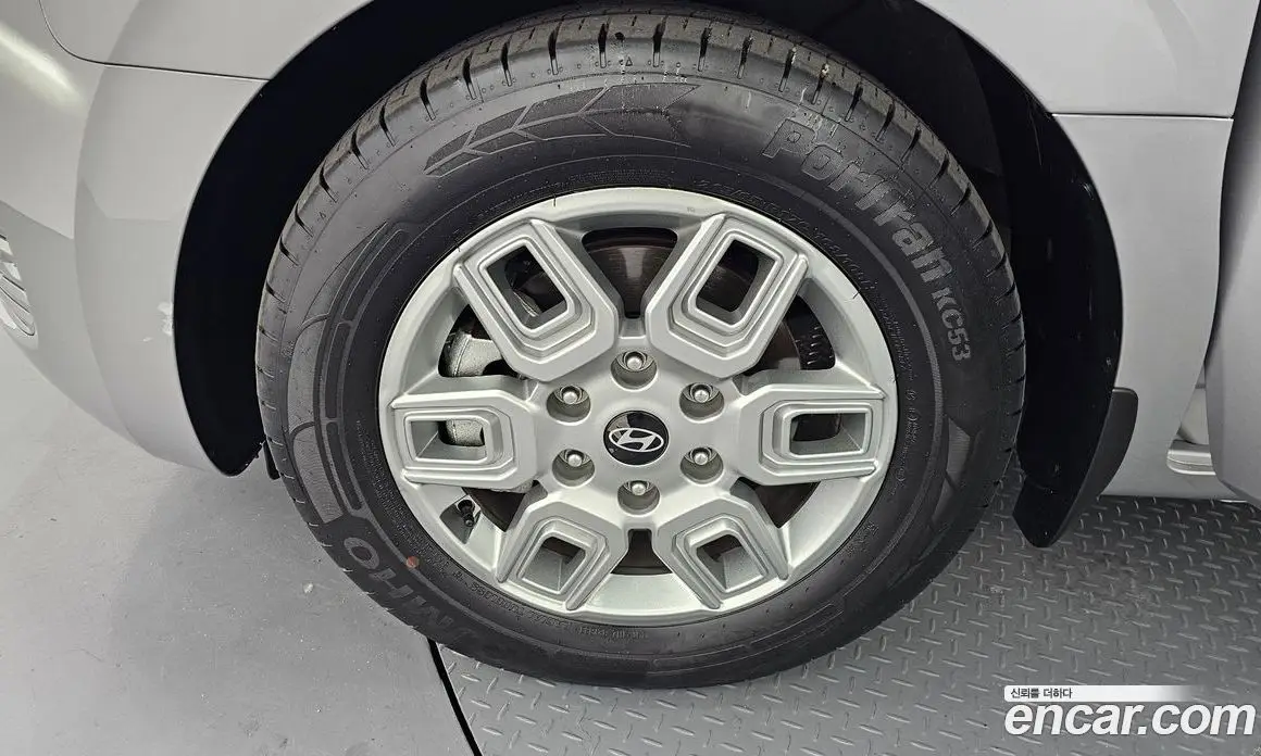 Hyundai Staria 2025 2.2 автомат (гидро), фото 5