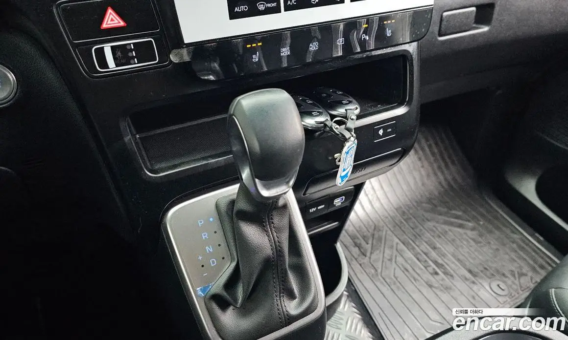 Hyundai Staria 2025 2.2 автомат (гидро), фото 9