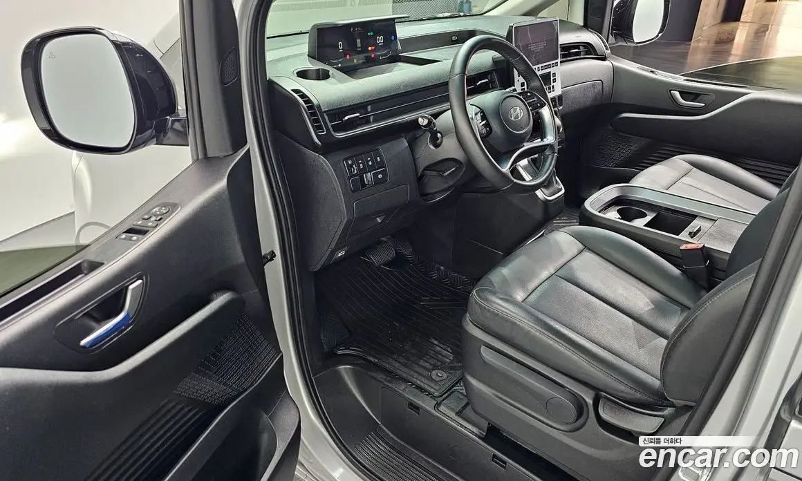 Hyundai Staria 2025 2.2 автомат (гидро), фото 10
