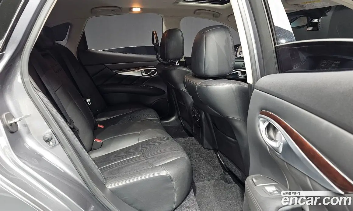 Infiniti Q70 2016 3.7 автомат (гидро), фото 18