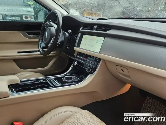 Jaguar XF 2017 2.0 автомат (гидро), миниатюра 6