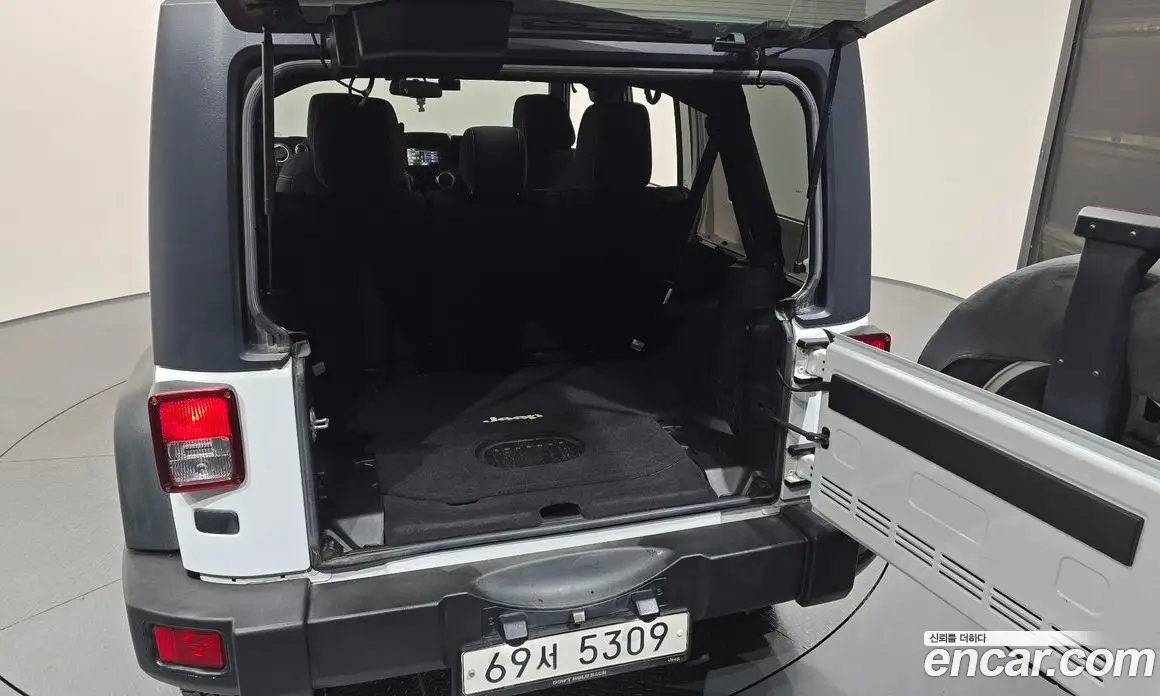 Jeep Wrangler 2016 3.6 автомат (гидро), фото 20 Jeep Wrangler 2016 3.6 автомат (гидро), фото 20