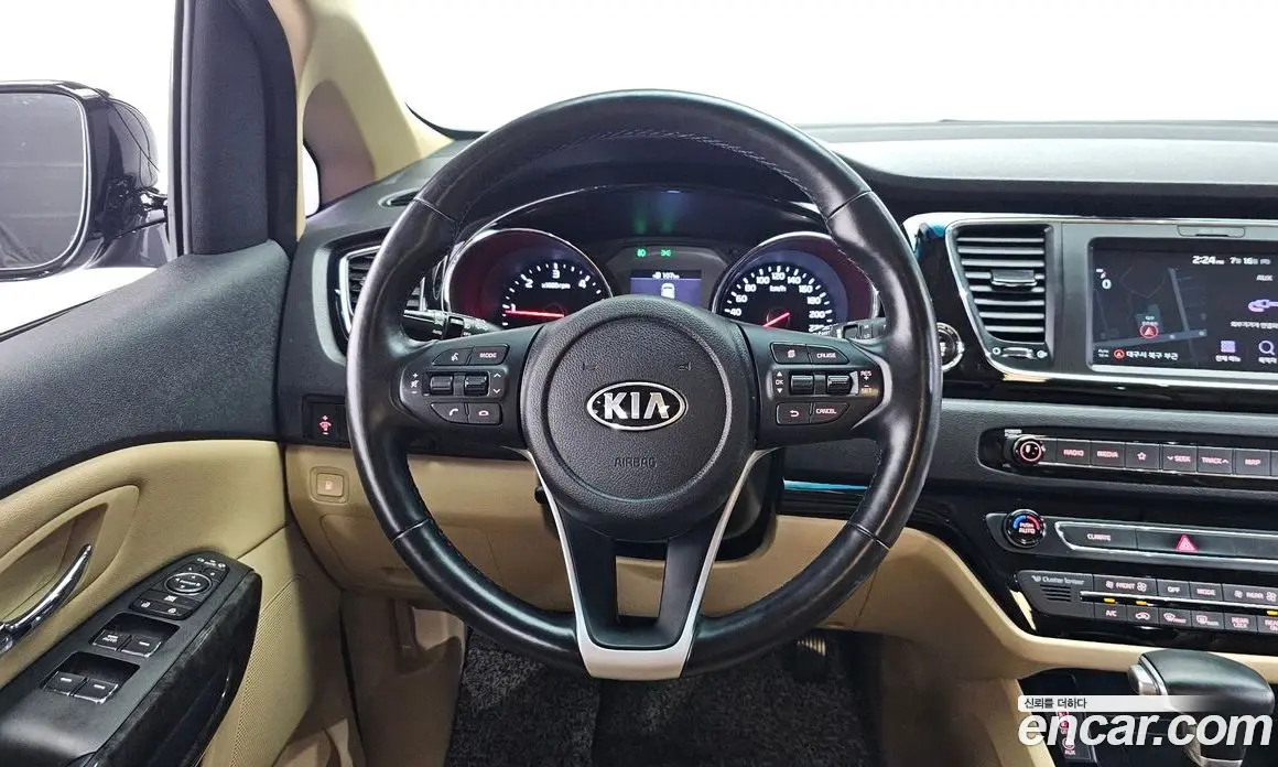 Kia Carnival 2019 2.2 автомат (гидро), фото 12