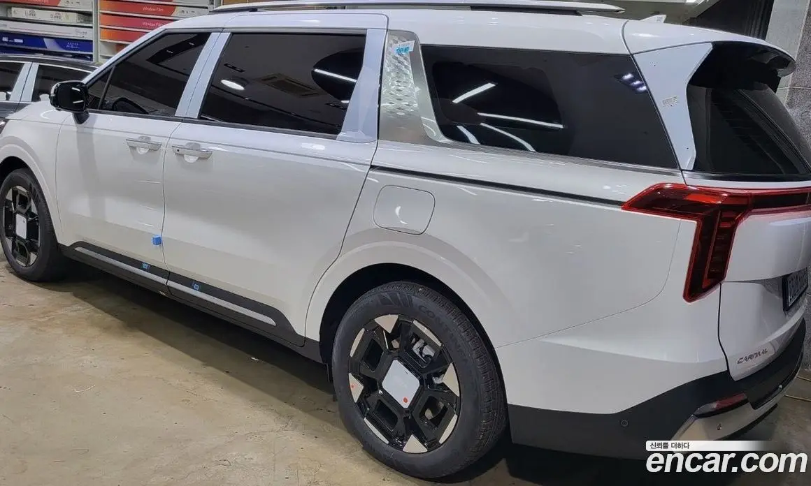 Kia Carnival 2025 1.6 автомат (гидро), фото 3