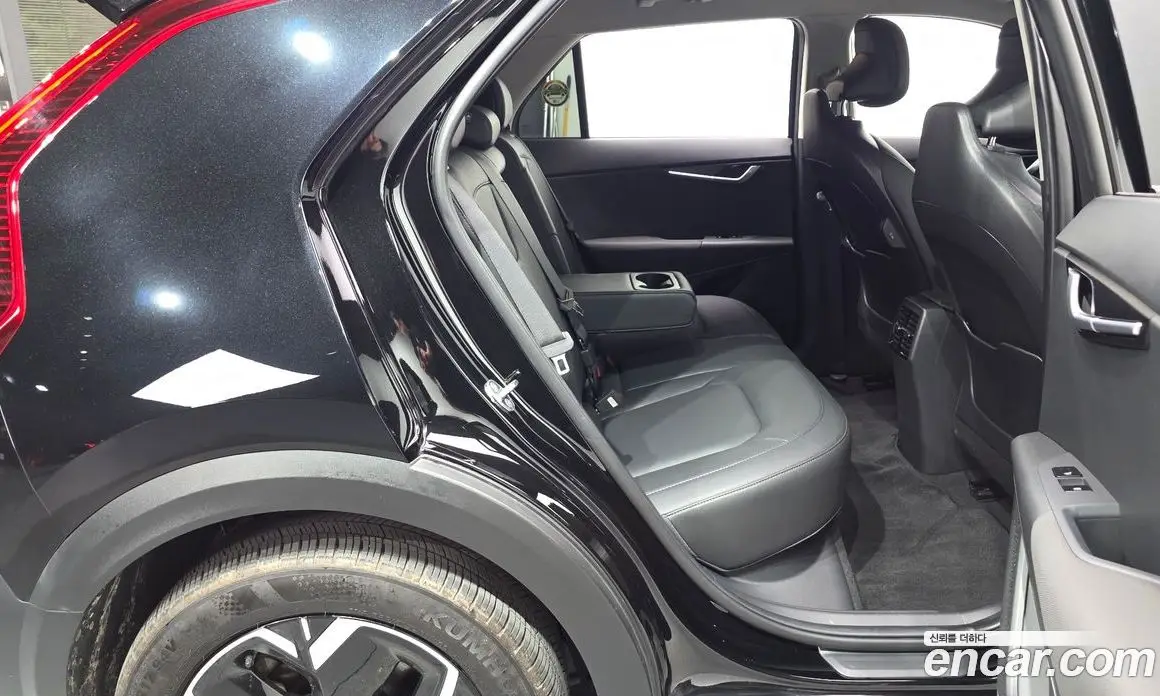Kia Niro 2023 0.2 автомат (гидро), фото 17