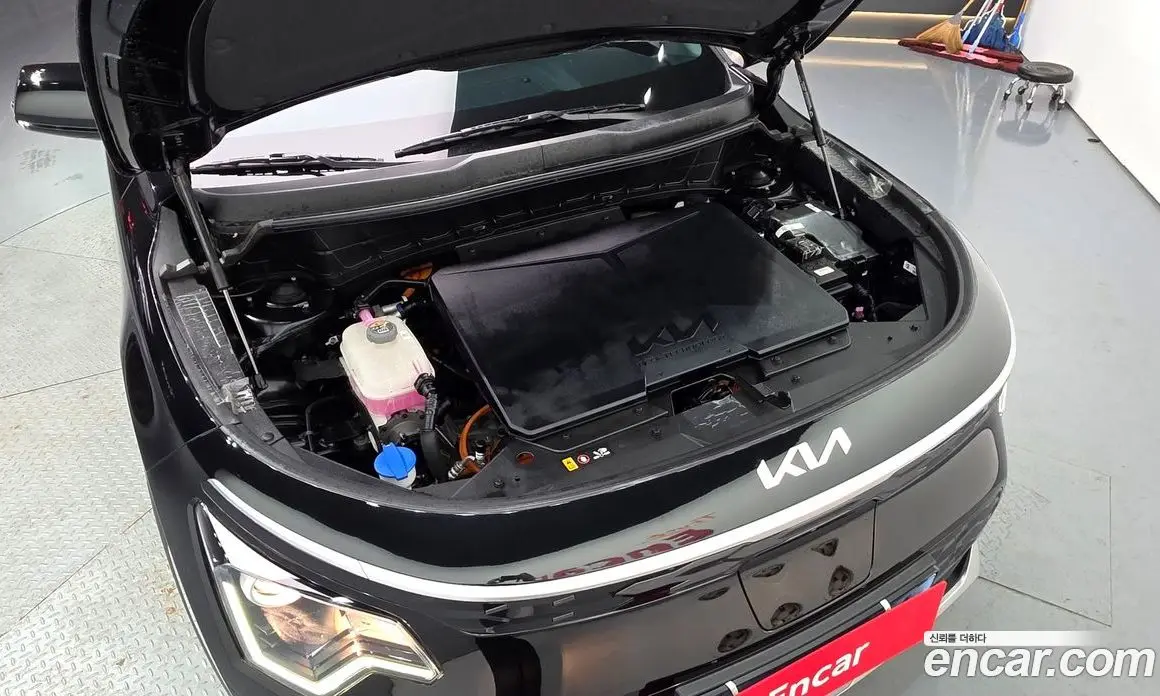 Kia Niro 2023 0.2 автомат (гидро), фото 5