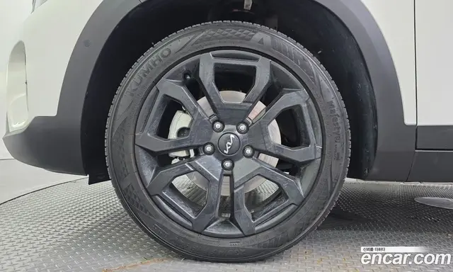 Kia Seltos 2023 2.0 автомат (гидро), миниатюра 5