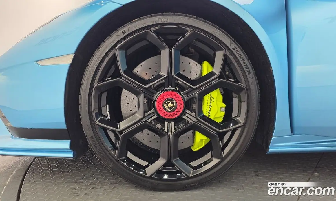 Lamborghini Huracan 2023 5.2 автомат (гидро), фото 5
