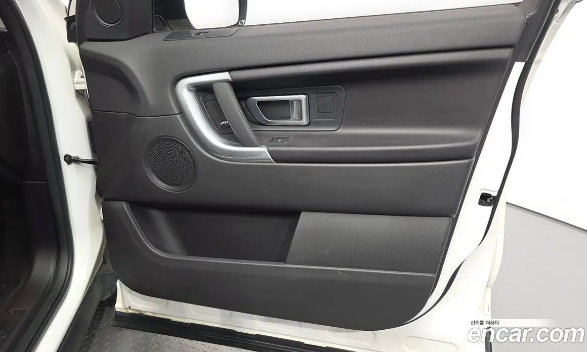 Land Rover Discovery Sport 2017 2.0 автомат (гидро), фото 14