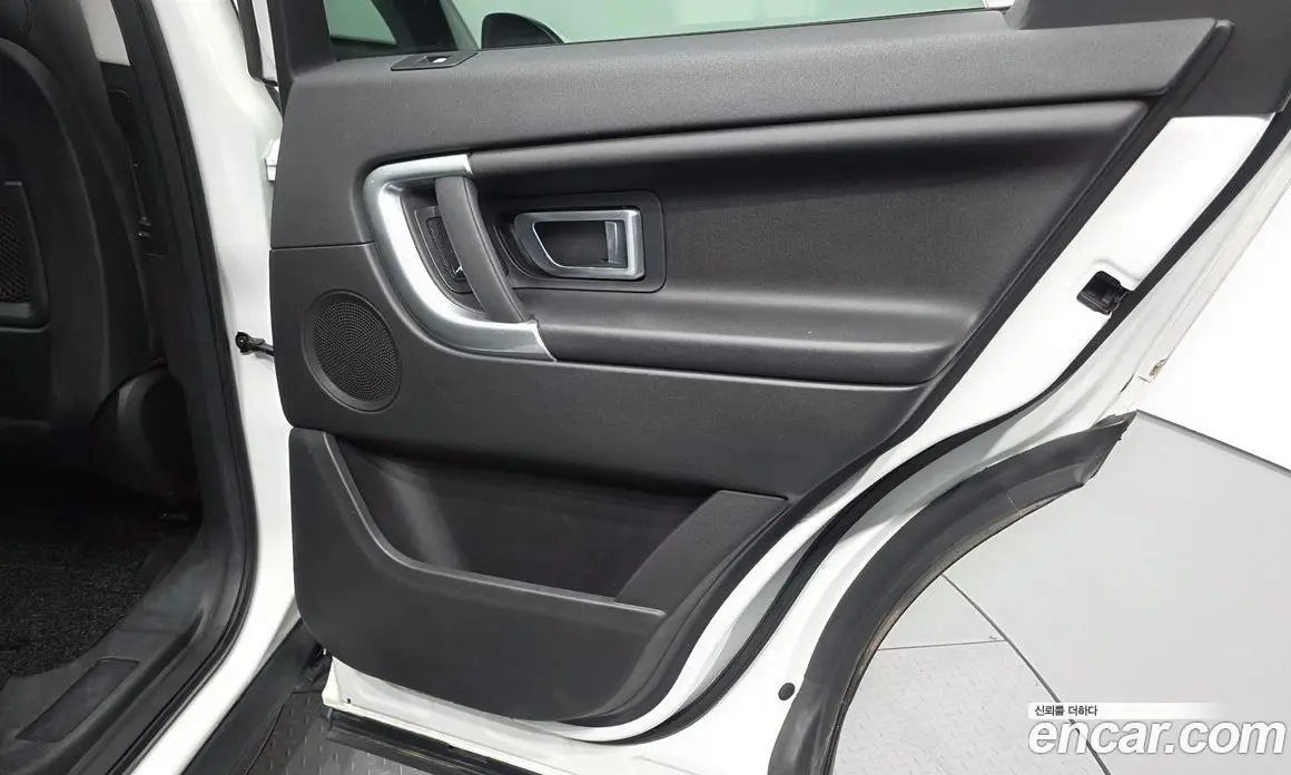 Land Rover Discovery Sport 2017 2.0 автомат (гидро), фото 15