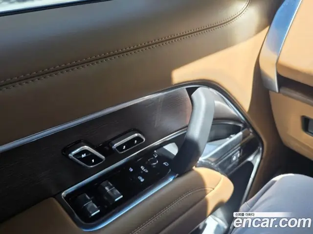 Land Rover Range Rover 2024 4.4 автомат (гидро), миниатюра 9 Land Rover Range Rover 2024 4.4 автомат (гидро), миниатюра 9