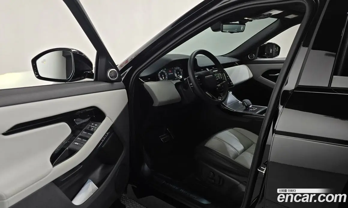 Land Rover Range Rover Evoque 2025 2.0 автомат (гидро), фото 13