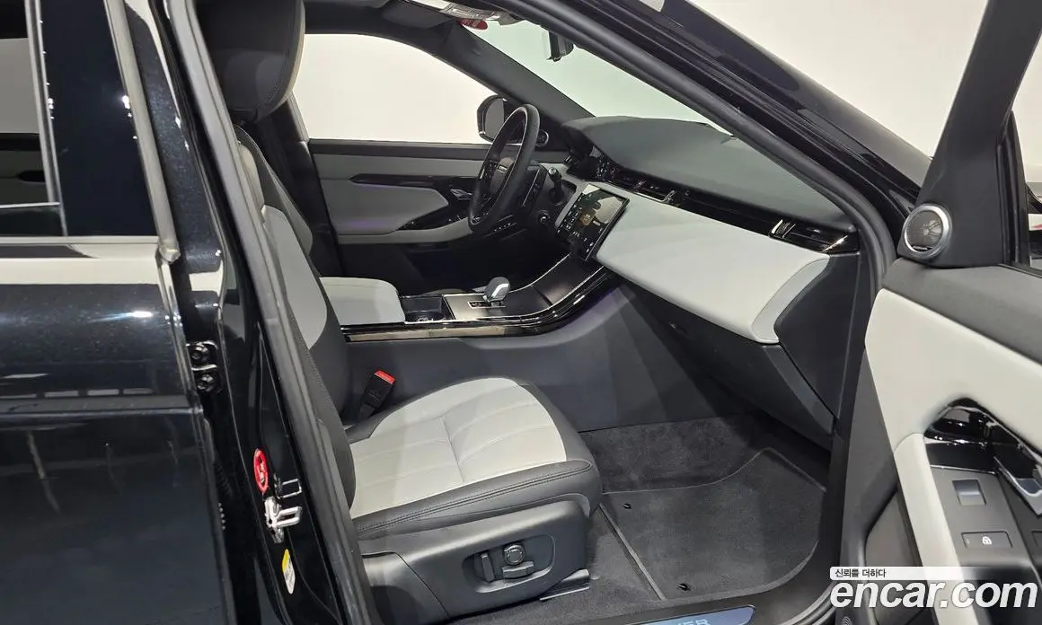 Land Rover Range Rover Evoque 2025 2.0 автомат (гидро), фото 16
