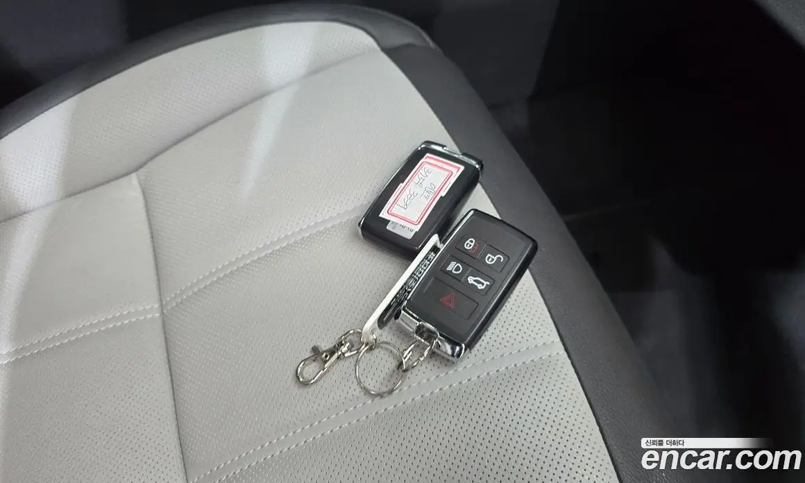 Land Rover Range Rover Evoque 2025 2.0 автомат (гидро), фото 22