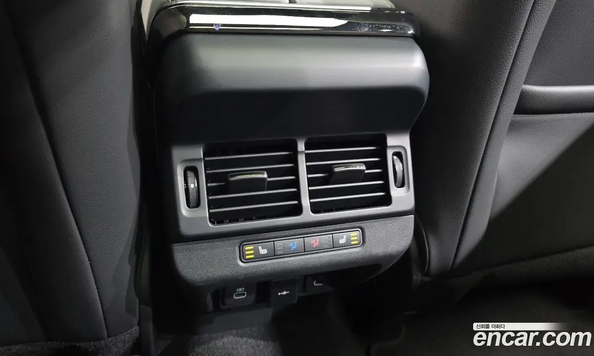 Land Rover Range Rover Evoque 2025 2.0 автомат (гидро), фото 35
