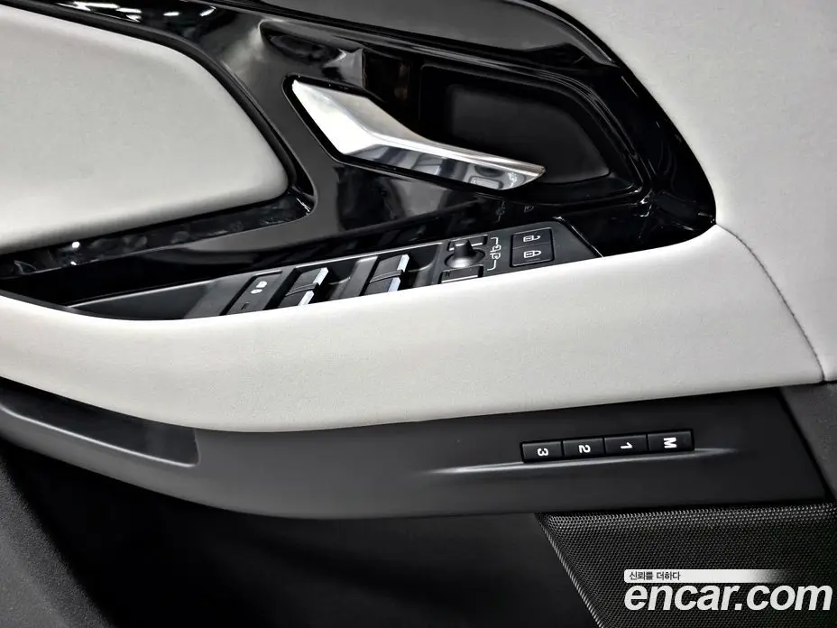 Land Rover Range Rover Evoque 2025 2.0 автомат (гидро), фото 13