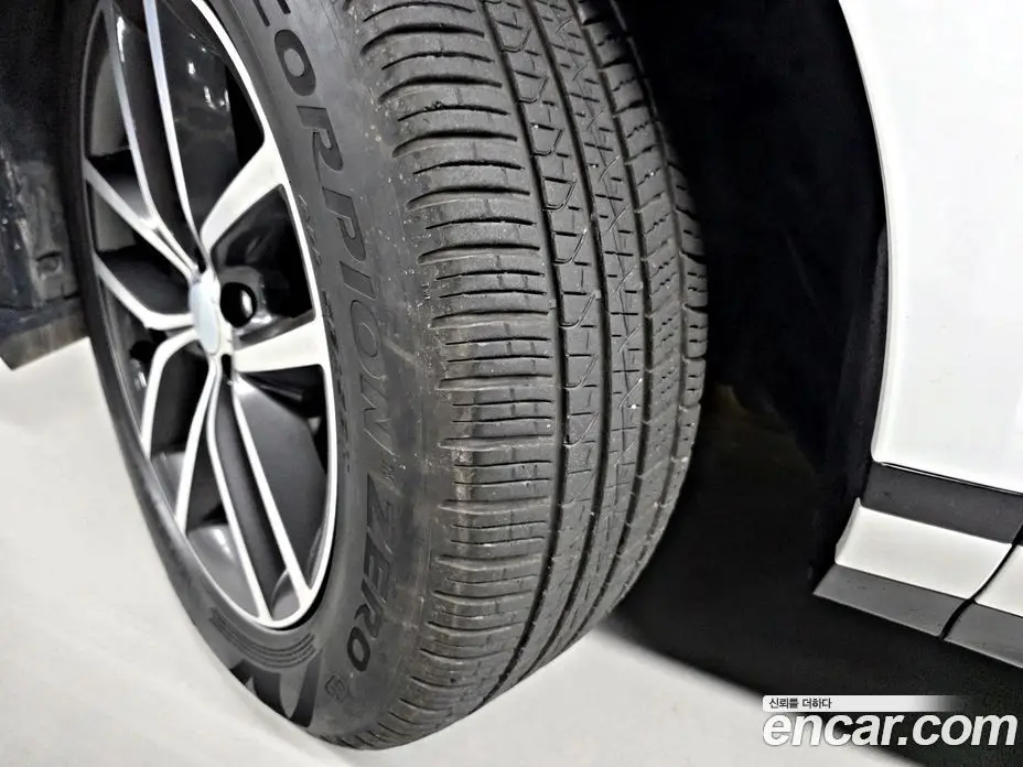 Land Rover Range Rover Evoque 2025 2.0 автомат (гидро), фото 20