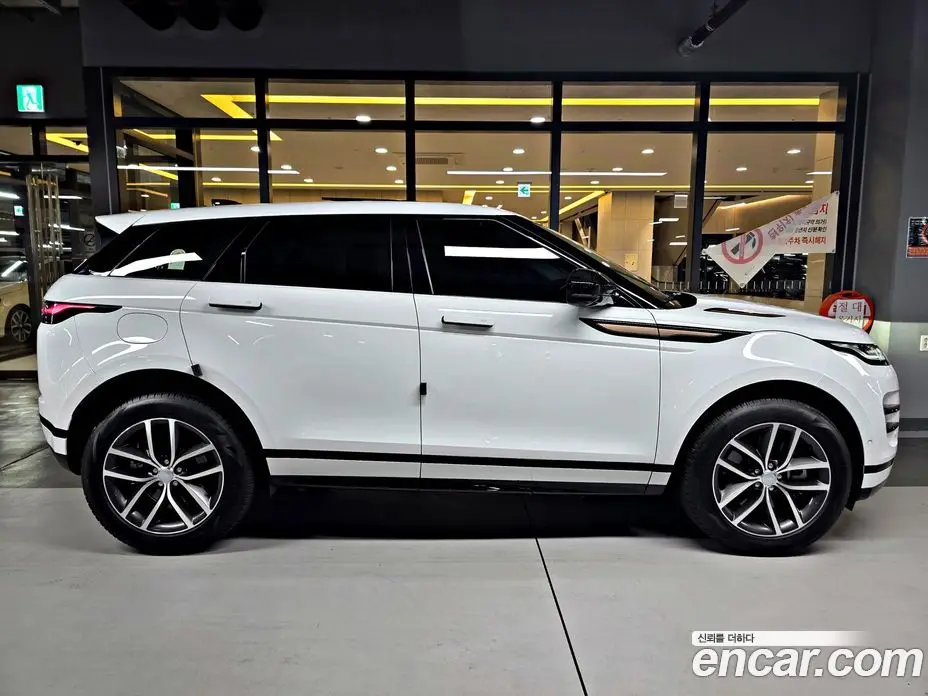 Land Rover Range Rover Evoque 2025 2.0 автомат (гидро), фото 3