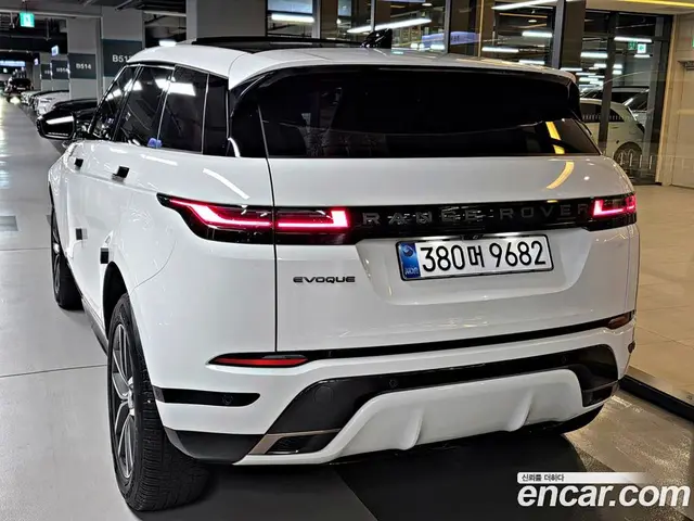 Land Rover Range Rover Evoque 2025 2.0 автомат (гидро), миниатюра 5