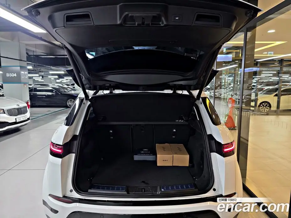 Land Rover Range Rover Evoque 2025 2.0 автомат (гидро), фото 6