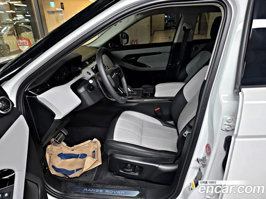 Land Rover Range Rover Evoque 2025 2.0 автомат (гидро), фото 9