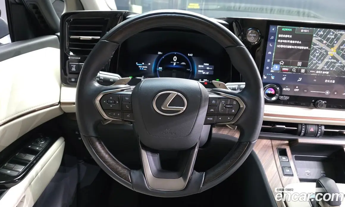 Lexus LM 2024 2.4 автомат (гидро), фото 13
